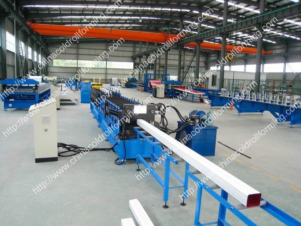 Downspout forming machine