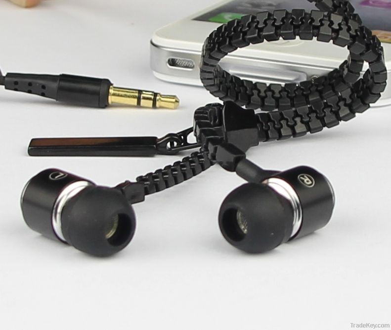 black zipper earphones
