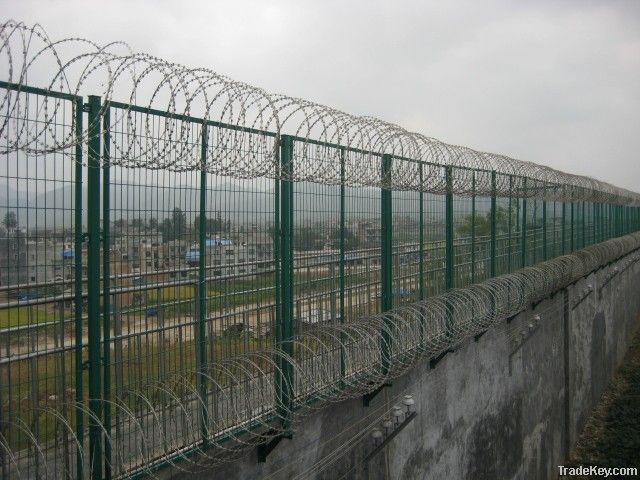 highway and railway fence