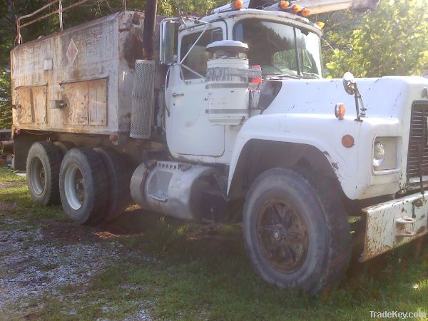 1979 Mack r model