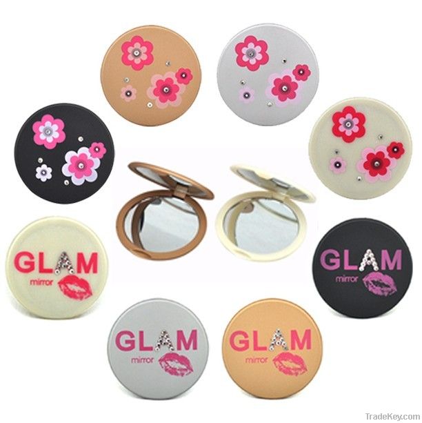 Round plastic pocket mirror with crystal decorated