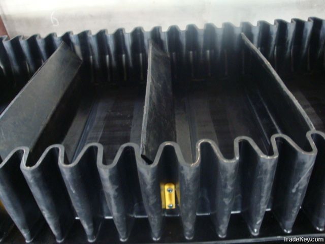 sidewall cleated conveyor belt
