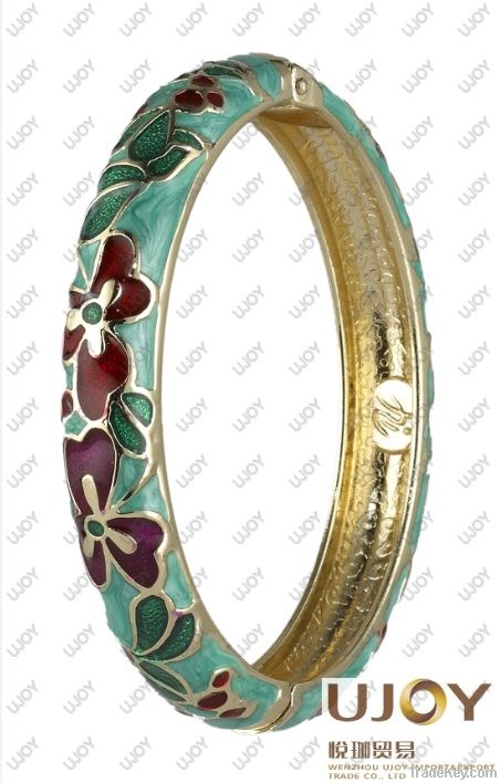 2012 vintage-style bangle