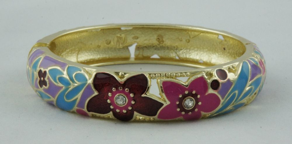 2012 Hollow-out fashion bangle