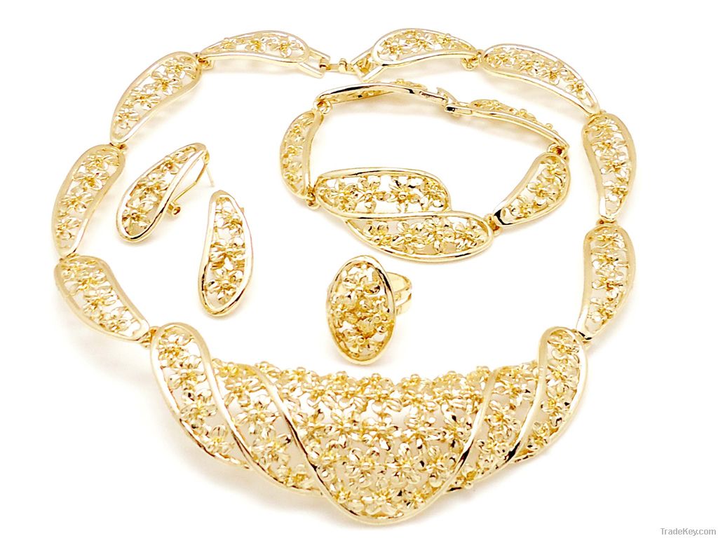 Hot Selling Flower Shape 18K Gold Plated Fashion Jewelry Set