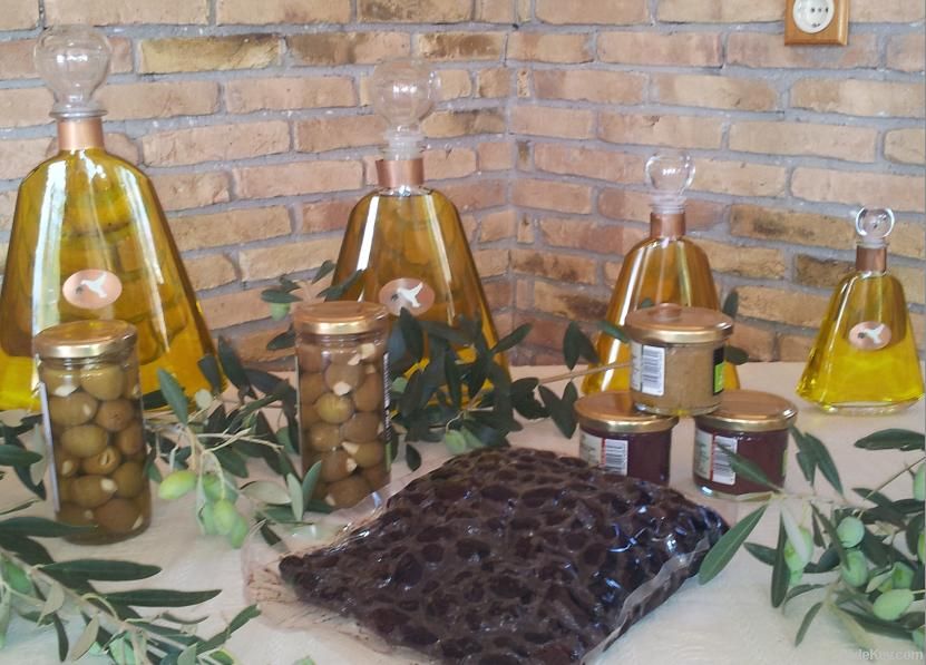 extra virgin olive oil luxurius bottle