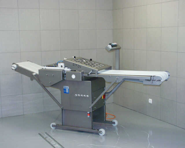 Skinning Machine