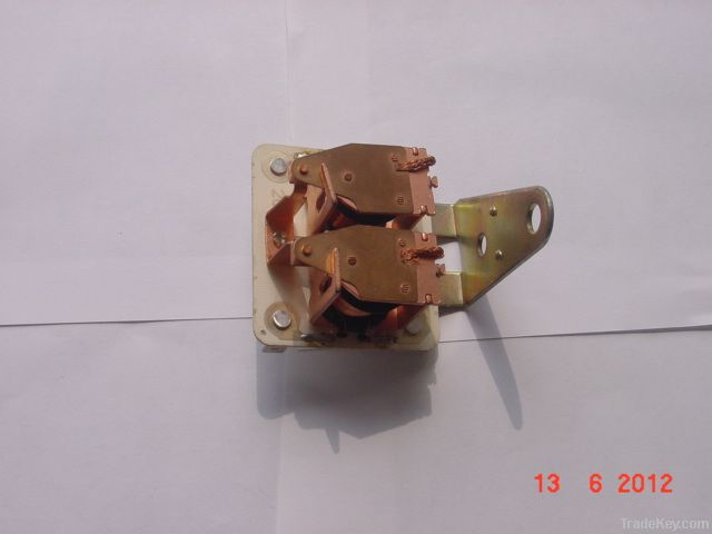 auto headlight relay 12V or 24V plug in type