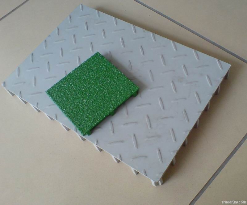 Fiberglass grating with covered