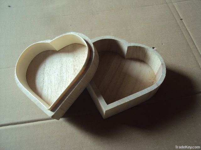 heart shape wooden gift box