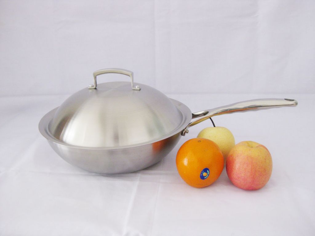 Stainless steel wok, thickness 2.5mm with cast iron handle