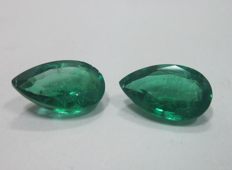 4.76 Carat-Pair of Pear Shape Clean, Lustrous Grass Green Emerald