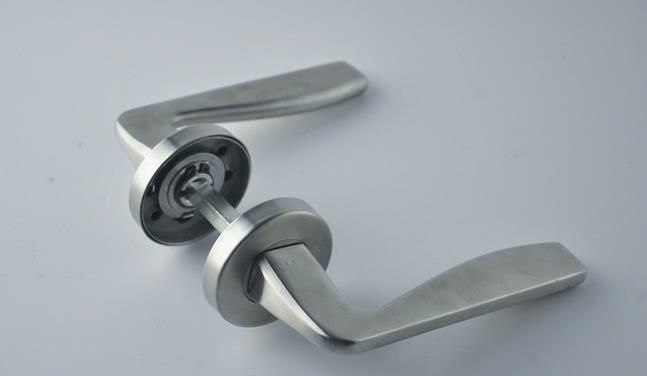 Stainless steel tube lever type door handle