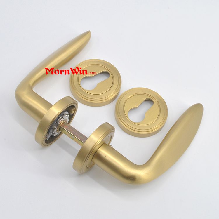 High Quality Graceful Style Gold Finish Brass Made Door Lever Handle