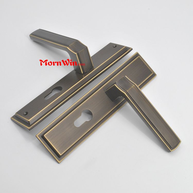 Best selling Traditional Solid Brass Door Lever Handle on Back Plate