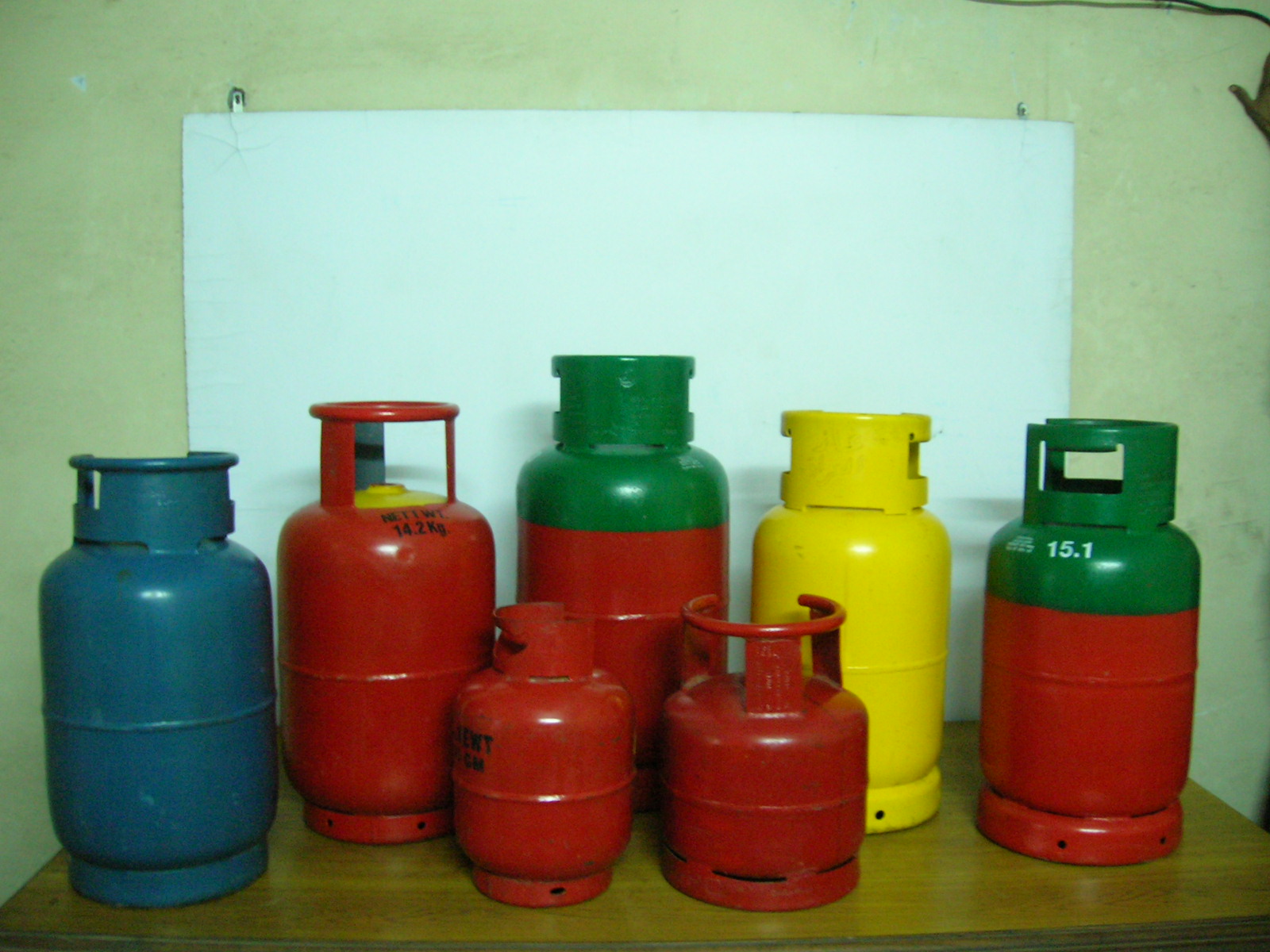 GAS CYLINDER