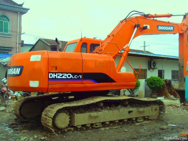sell used Doosan DH220LC-7 Excavator