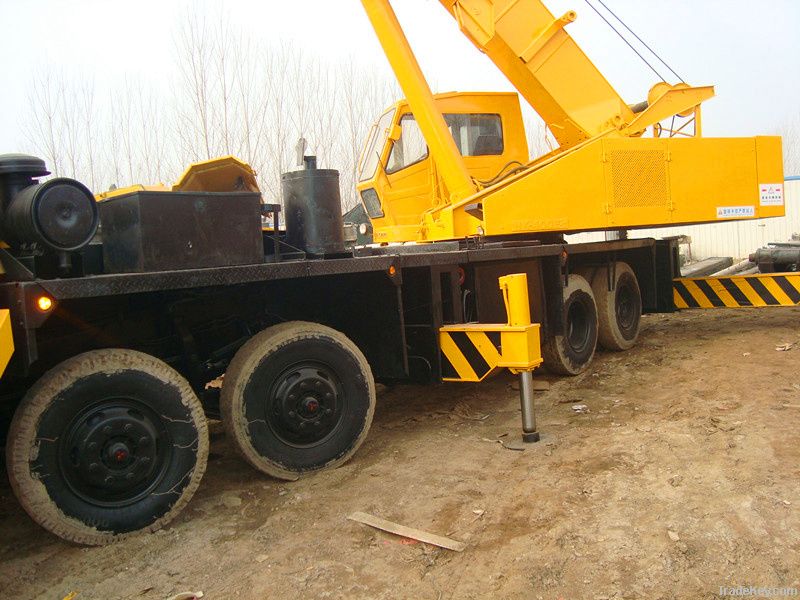Sell Used KATO NK-400E Truck Crane