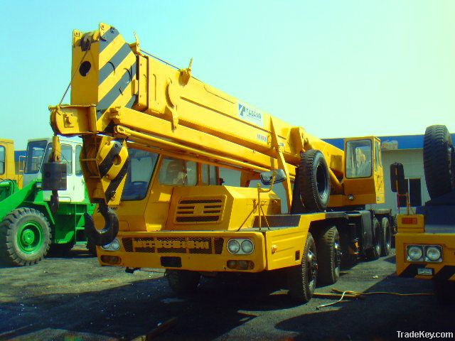 Used TADANO Truck Cranes (GT250E)