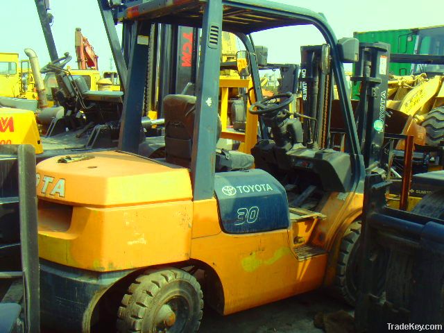 Used TOYOTA Forklift 3.0T