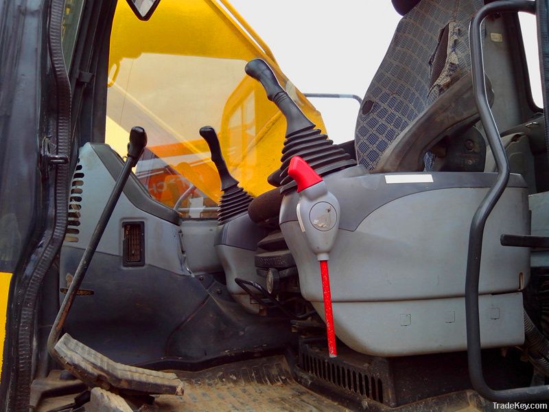 Used Komatsu Excavator (PC200-7)