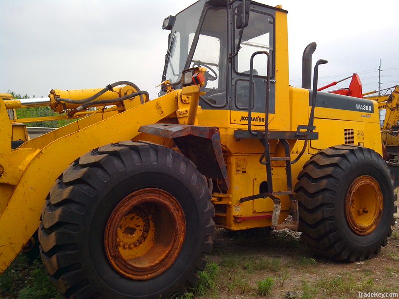 Used KOMATSU Wheel loader (WA380-3)