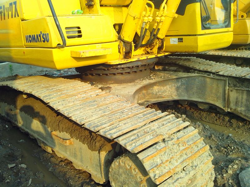 Used Komatsu Excavators (PC220-7)