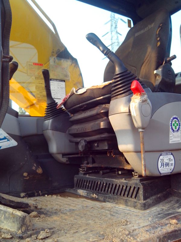 Used Komatsu Excavators (PC220-7)