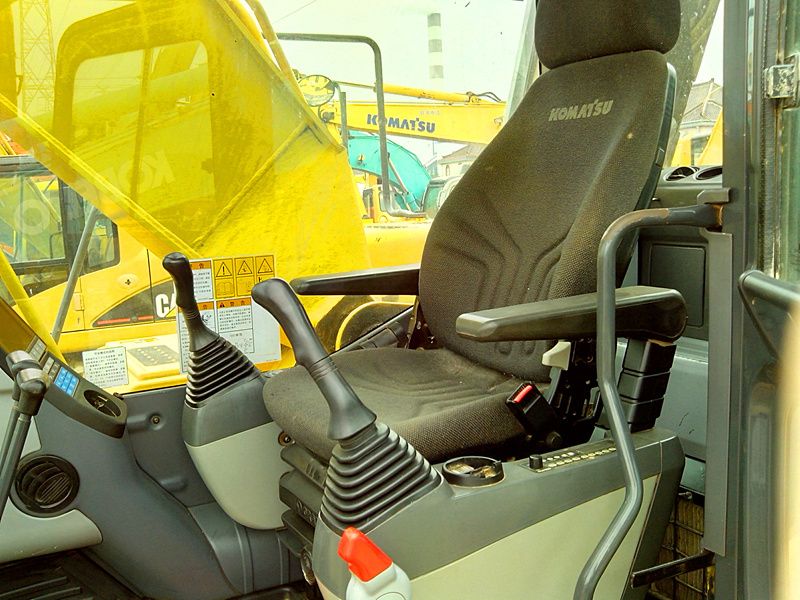 Used KOMATSU Excavators (PC200-8)