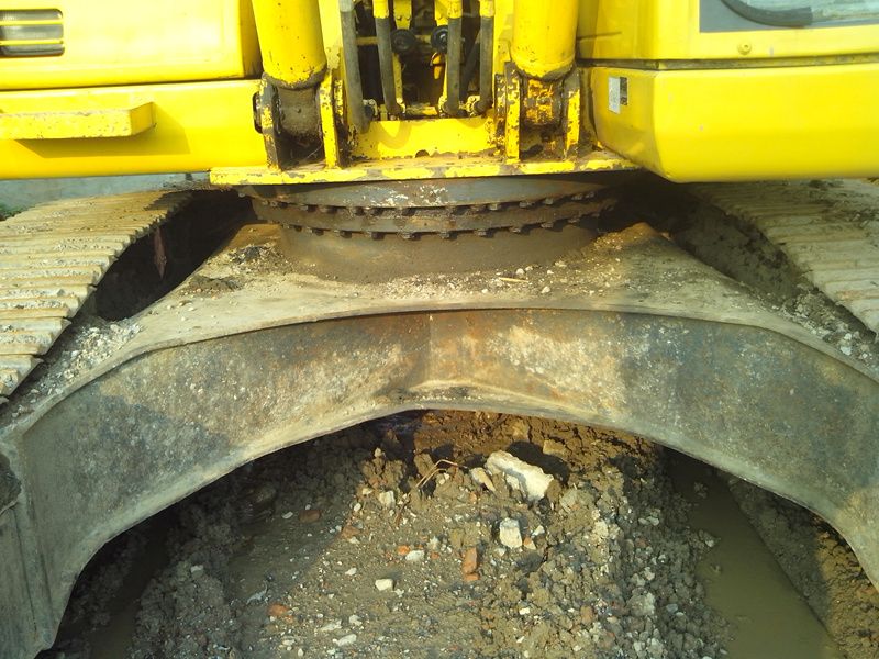 Used Komatsu Excavators (PC220-7)