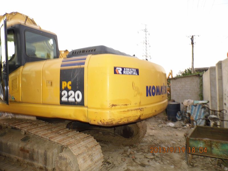 Used KOMATSU PC220-7 Excavator