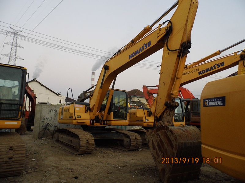 Used KOMATSU PC220-7 Excavator