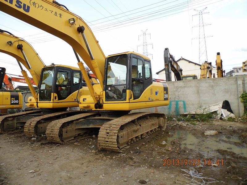 Used KOMATSU PC200-7 Excavator for sale