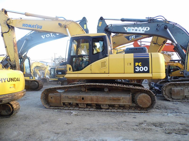 Used KOMATSU PC300-7 Excavator for sale