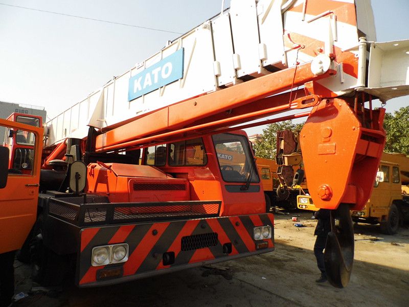 Used KATO NK-500E Truck crane for sale