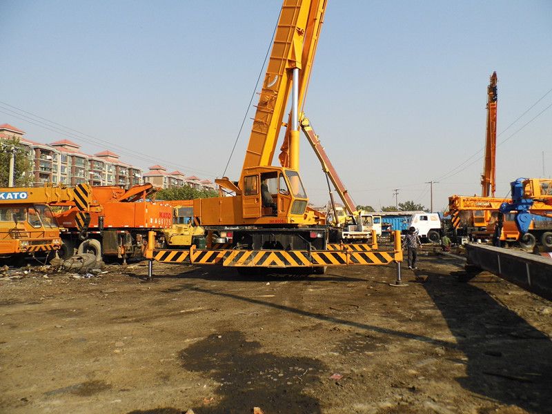 Used KATO NK-500B-III Truck crane for sale