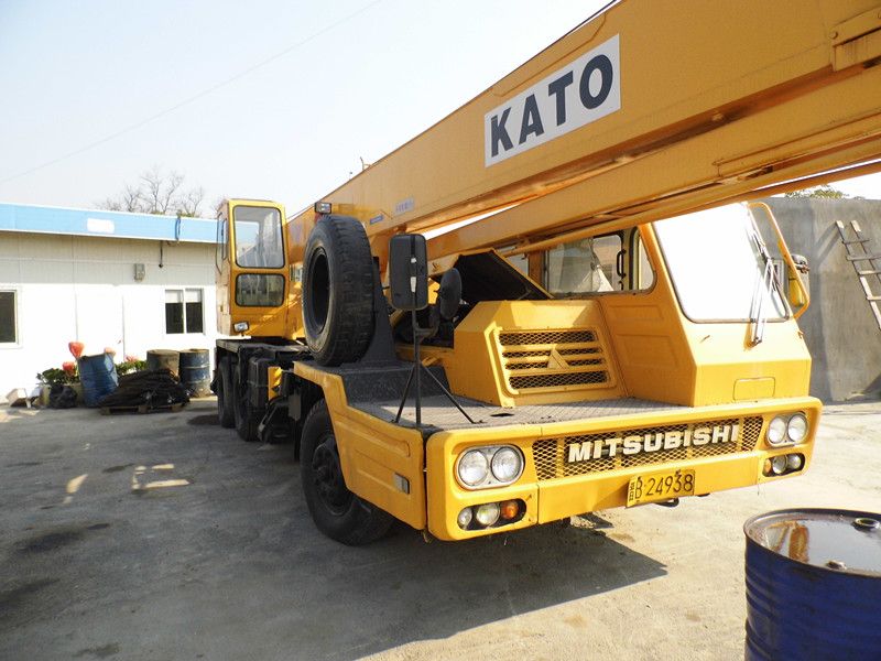 Used KATO NK-250E Truck crane for sale original japan 25t truck crane