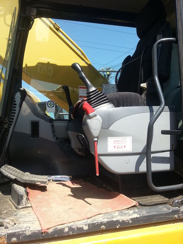 Used KOMATSU PC200-7 Excavator for sale original japan in china