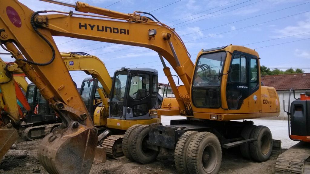 Used Hyundai R130W-5 Wheel Excavator sale