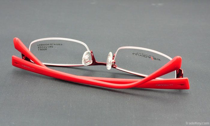 Optical eyeglass frame