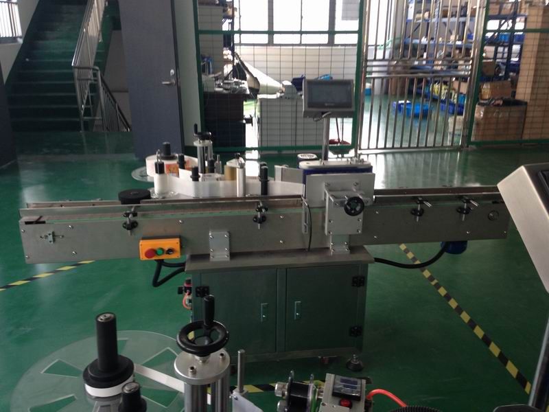 Automatic label sticking machine labeling machine  factory directly offered