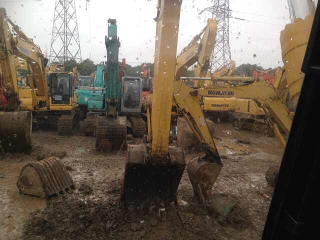 Used Komatsu PC220-7 Excavator Made in Japan