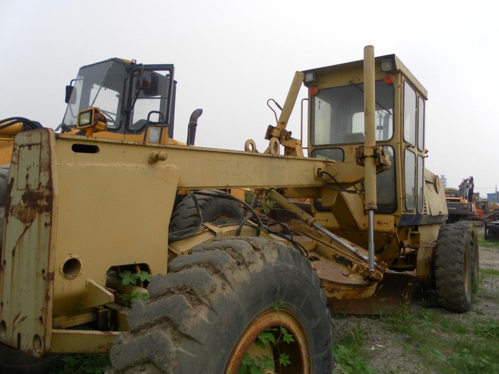 Used DRESSER 850 MOTOR GRADER