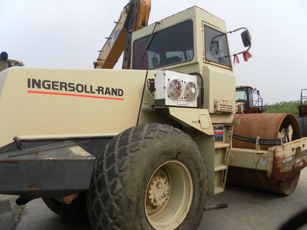 Used INGERSOLL RAND SD150D ROAD ROLLER