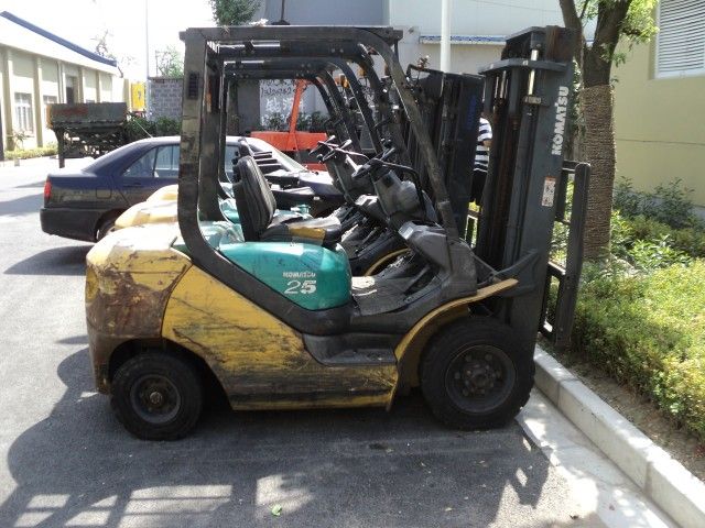 USED Komatsu FD25 Diesel Forklift 2.5ton forklift