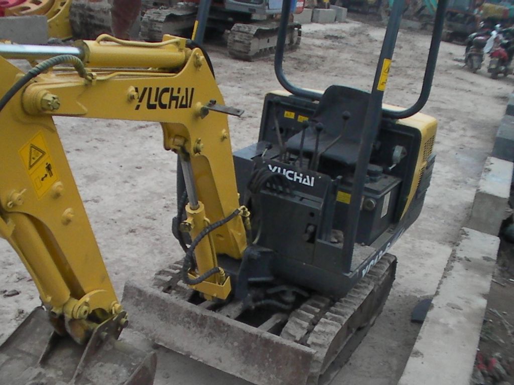 Used YUCHAI YC13 Excavator