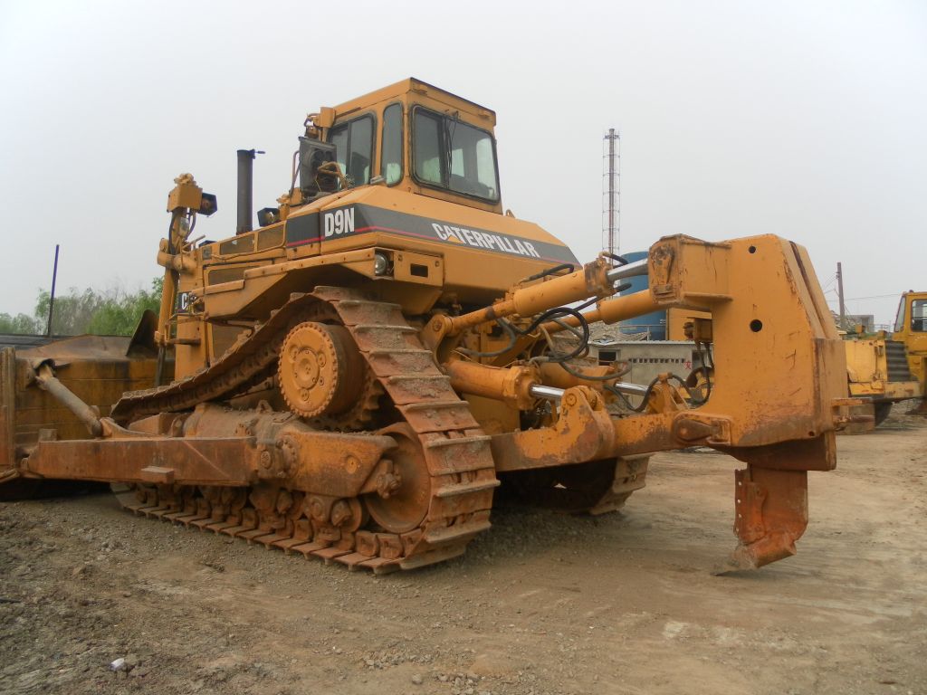 Used CAT D9N Crawler Bulldozer