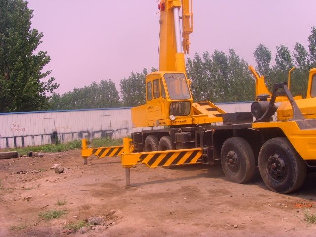 Used KATO NK350E Truck Crane