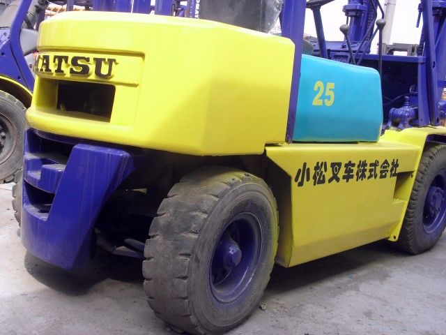 Used Komatsu FD25 Forklift