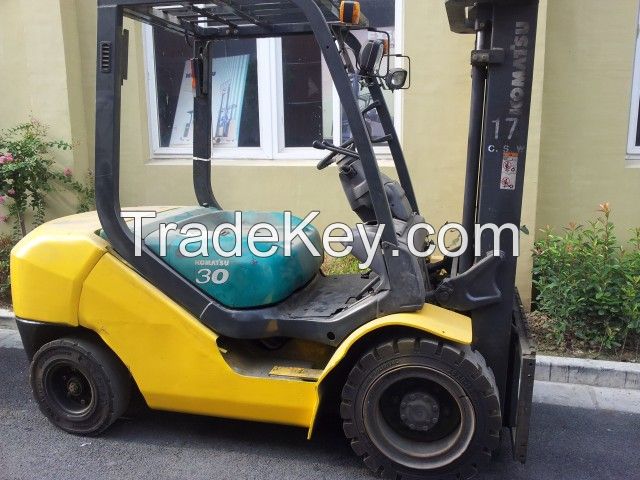 Used Komatsu Forklift FD30T-16